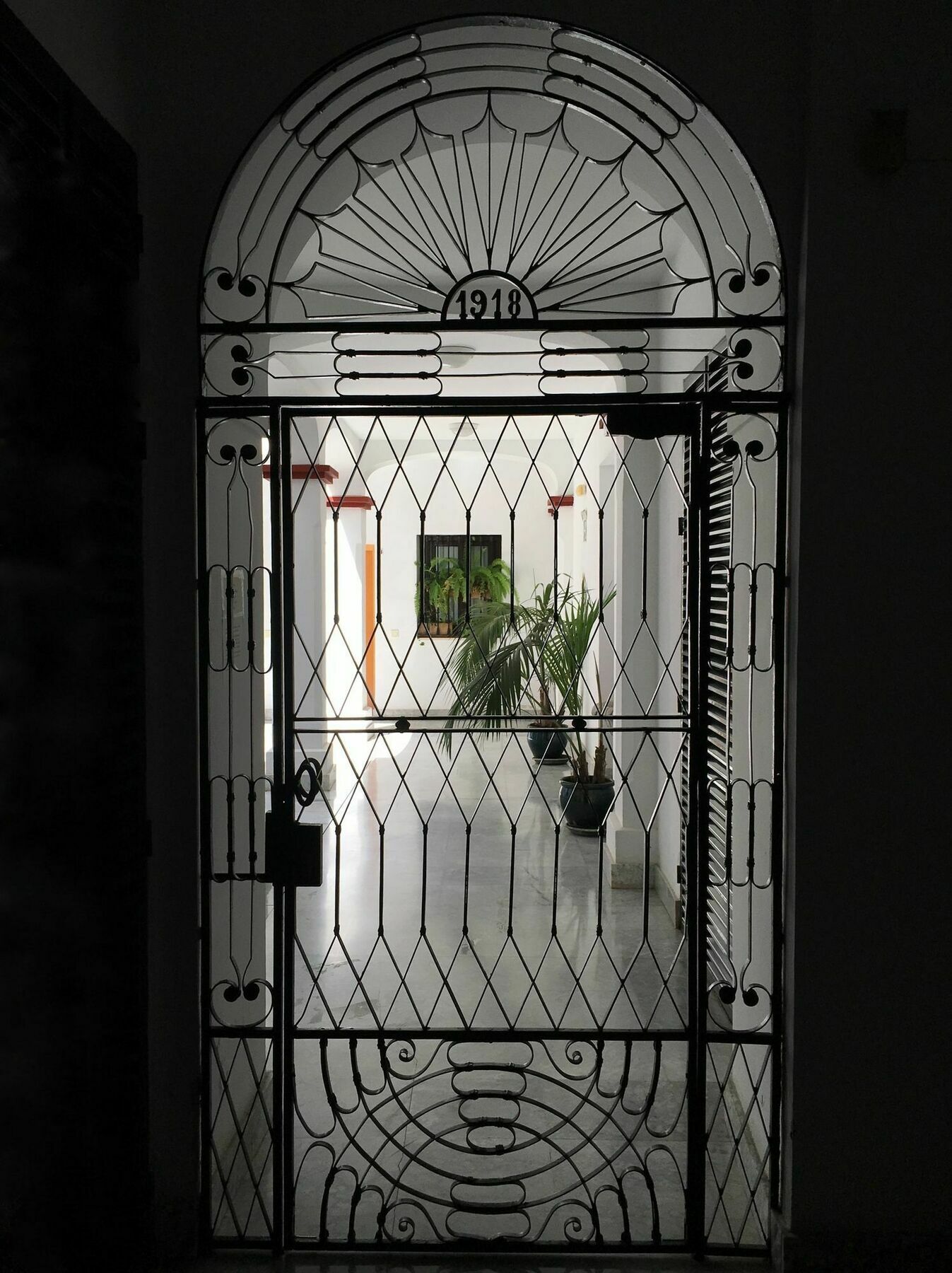 Teodosio Apartment FREE PARKING&CENTRAL AC Sevilla Exterior foto