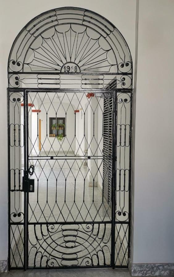Teodosio Apartment FREE PARKING&CENTRAL AC Sevilla Exterior foto