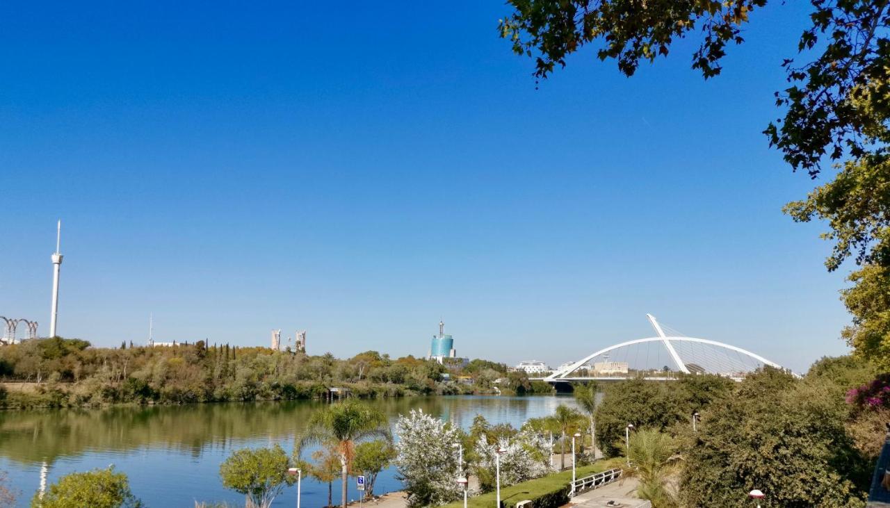 Teodosio Apartment FREE PARKING&CENTRAL AC Sevilla Exterior foto